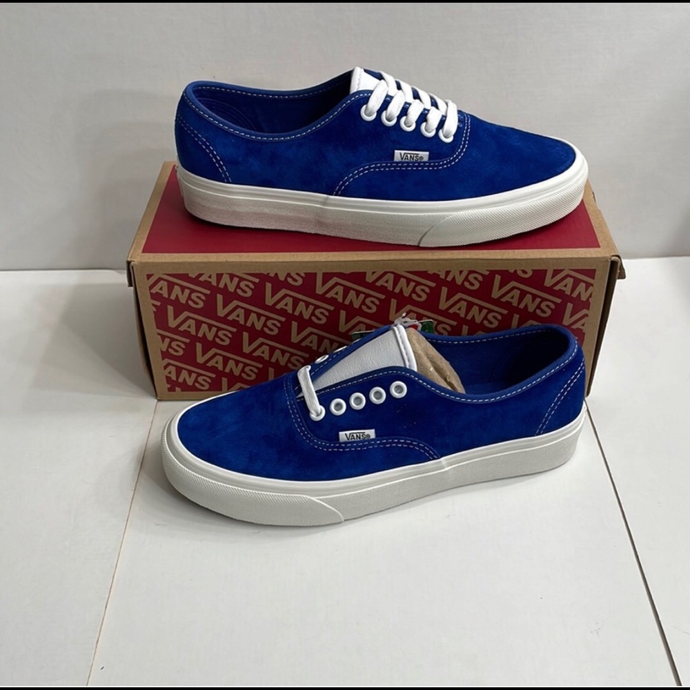 ISO 👀 Vans Pig Suede Limoges Blue size 11 or 11.5